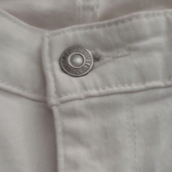 Levi's Women's White Jeans - Picture 4 of 9